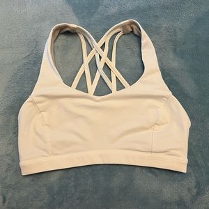 White Lululemon bra in GUC size 6